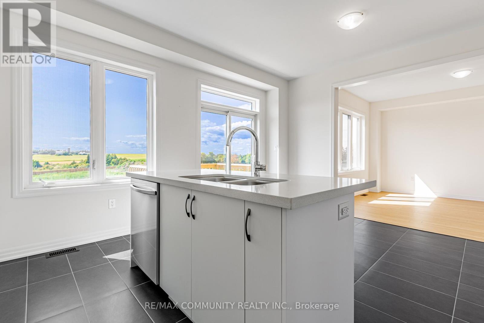 110 Belmont Drive, Clarington (Newcastle), Ontario  L1B 1G9 - Photo 14 - E12399337