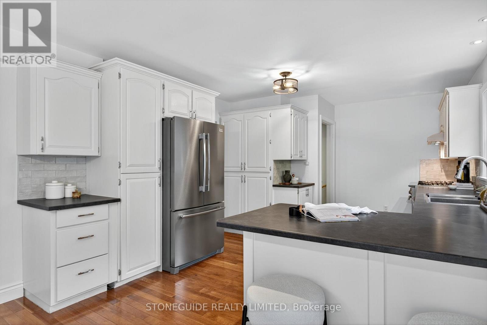 754 Hopkins Avenue, Peterborough (Town Ward 3), Ontario  K9J 4Y5 - Photo 12 - X12399935