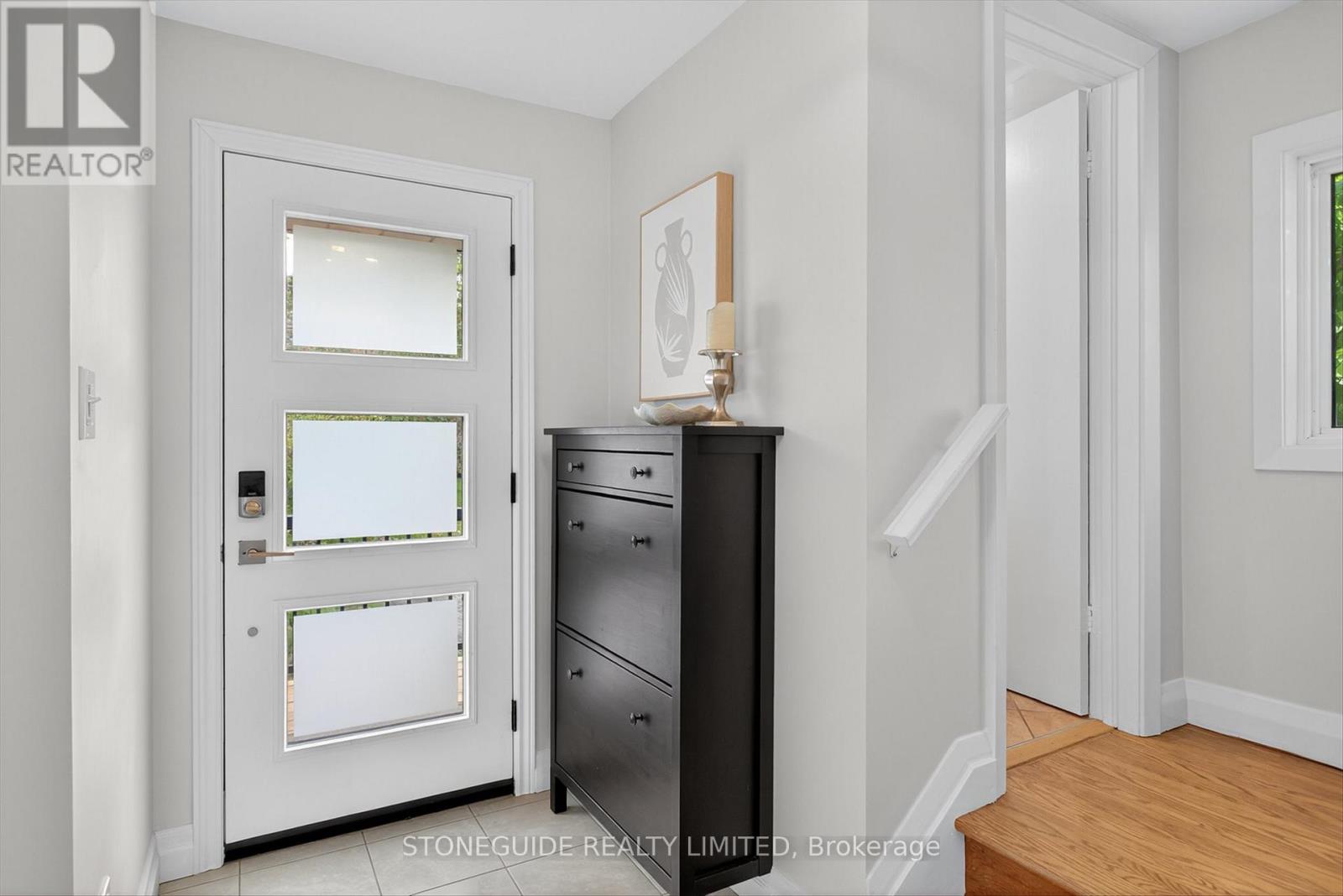 754 Hopkins Avenue, Peterborough (Town Ward 3), Ontario  K9J 4Y5 - Photo 4 - X12399935