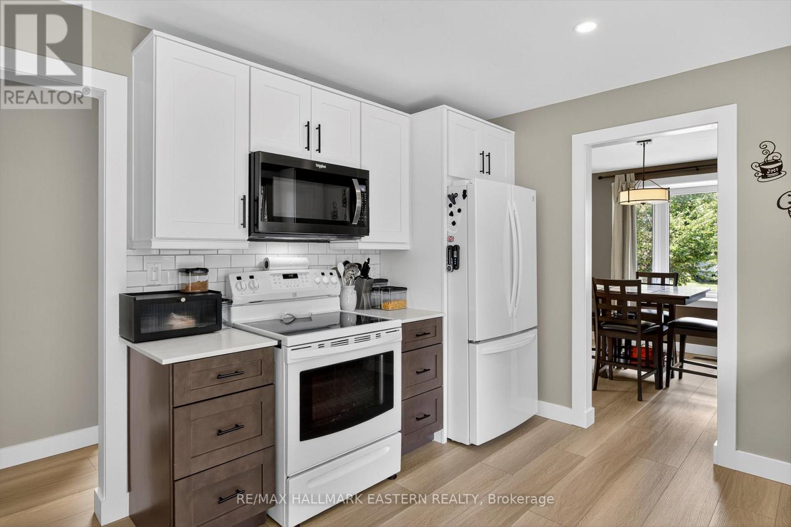 41 Parkview Drive, Peterborough (Northcrest Ward 5), Ontario  K9H 5M5 - Photo 13 - X12400161