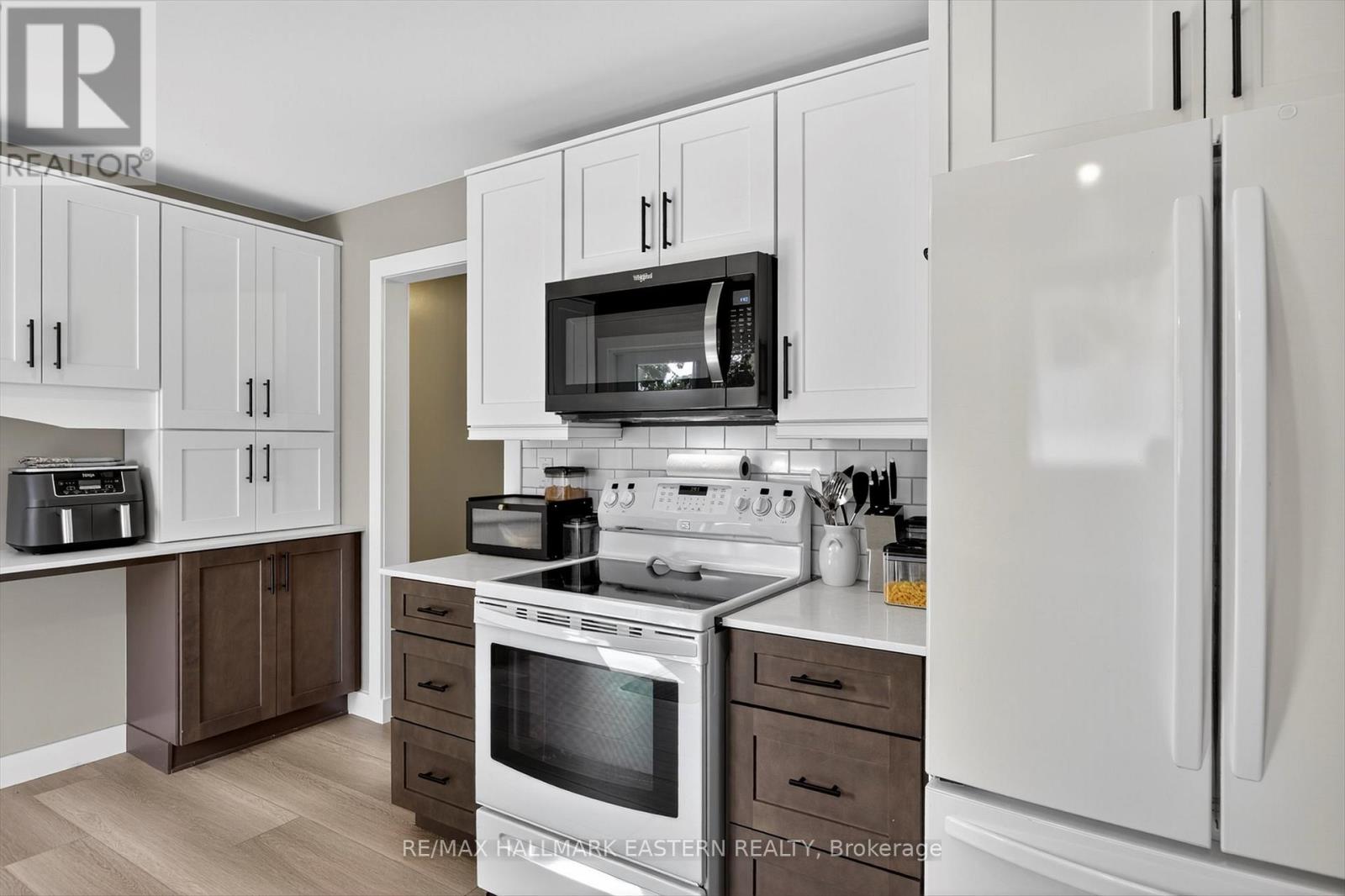 41 Parkview Drive, Peterborough (Northcrest Ward 5), Ontario  K9H 5M5 - Photo 15 - X12400161