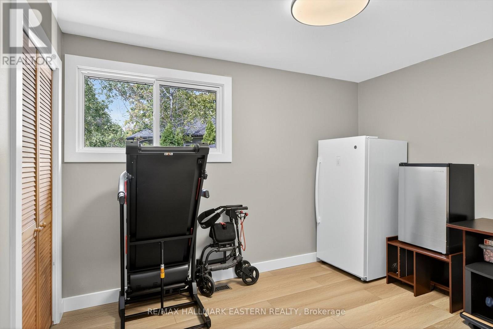 41 Parkview Drive, Peterborough (Northcrest Ward 5), Ontario  K9H 5M5 - Photo 17 - X12400161