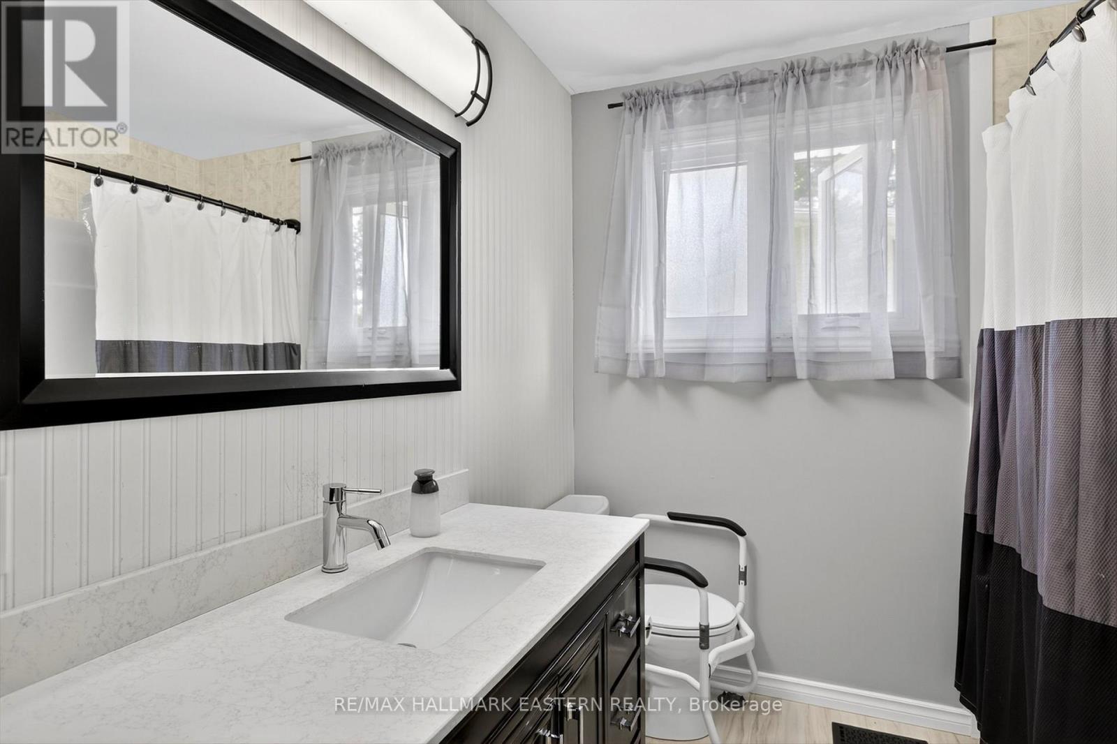 41 Parkview Drive, Peterborough (Northcrest Ward 5), Ontario  K9H 5M5 - Photo 19 - X12400161