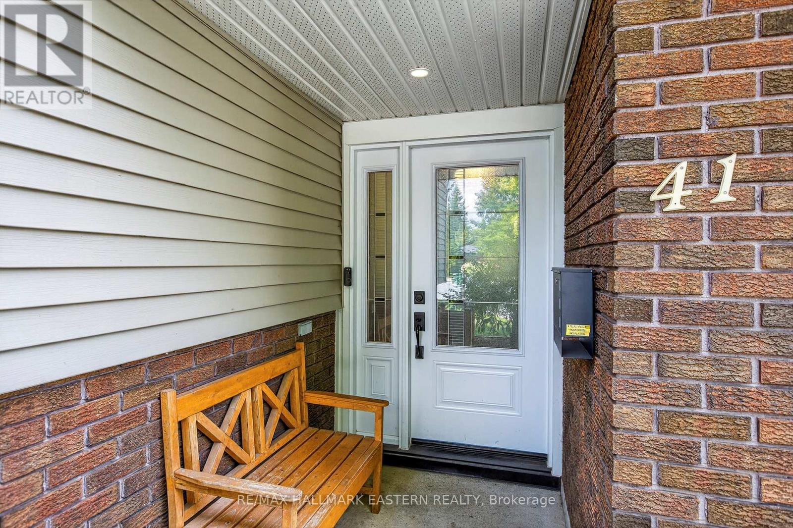 41 Parkview Drive, Peterborough (Northcrest Ward 5), Ontario  K9H 5M5 - Photo 3 - X12400161