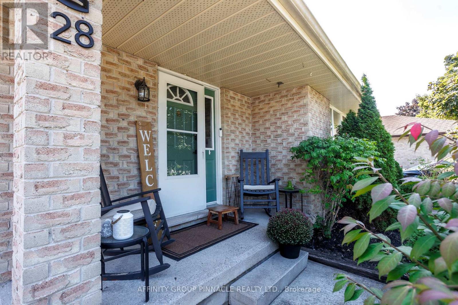 28 Karen Drive, Kawartha Lakes (Lindsay), Ontario  K9V 5V6 - Photo 3 - X12400313