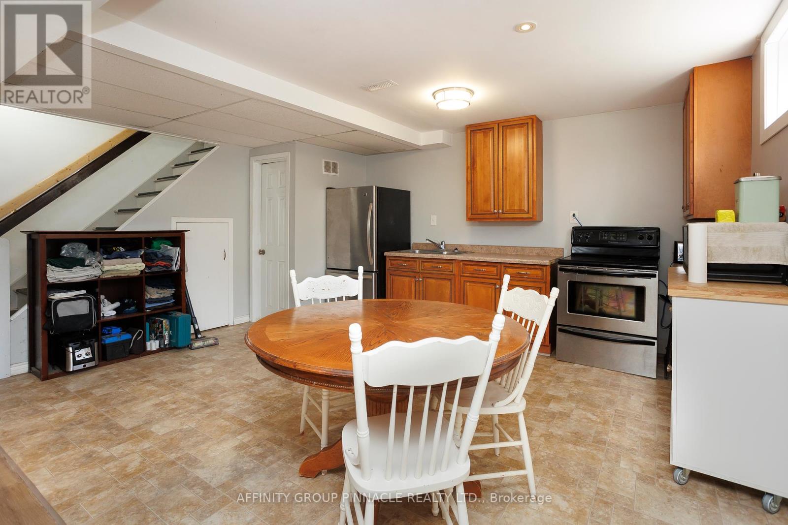 28 Karen Drive, Kawartha Lakes (Lindsay), Ontario  K9V 5V6 - Photo 37 - X12400313