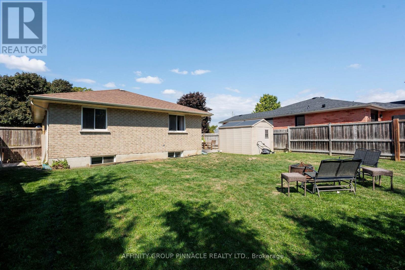 28 Karen Drive, Kawartha Lakes (Lindsay), Ontario  K9V 5V6 - Photo 49 - X12400313