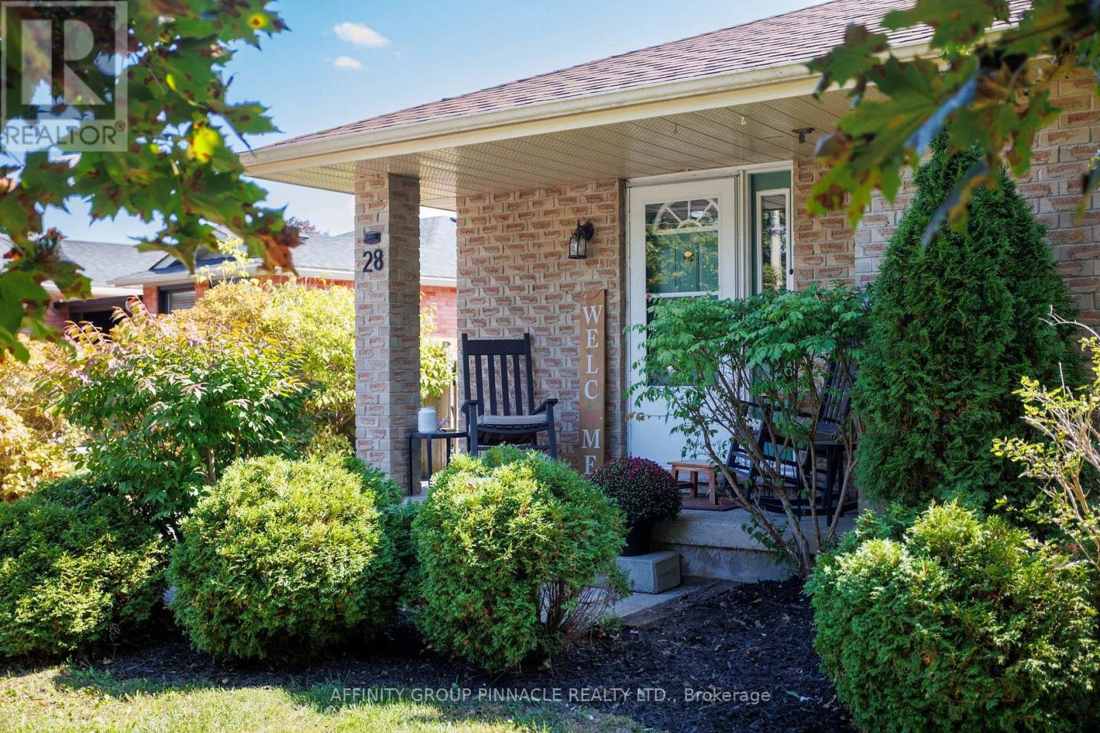 28 Karen Drive, Kawartha Lakes (Lindsay), Ontario  K9V 5V6 - Photo 6 - X12400313