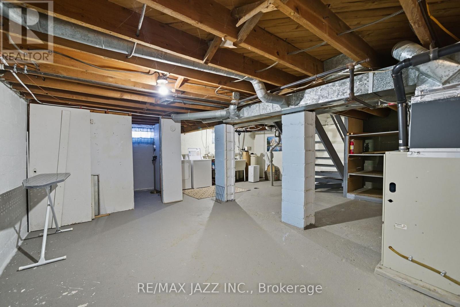 45 Kent Street E, Kawartha Lakes (Lindsay), Ontario  K9V 2C4 - Photo 26 - X12400463