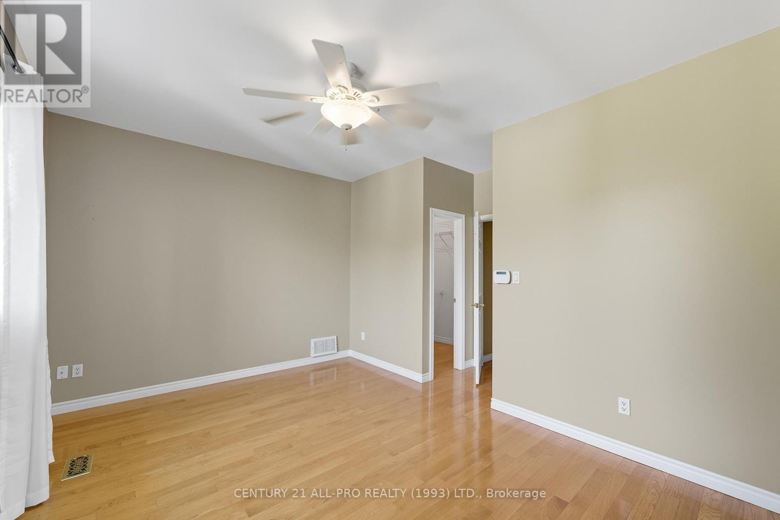 10 Ellis Crescent, Kawartha Lakes (Lindsay), Ontario  K9V 3Y9 - Photo 17 - X12400532