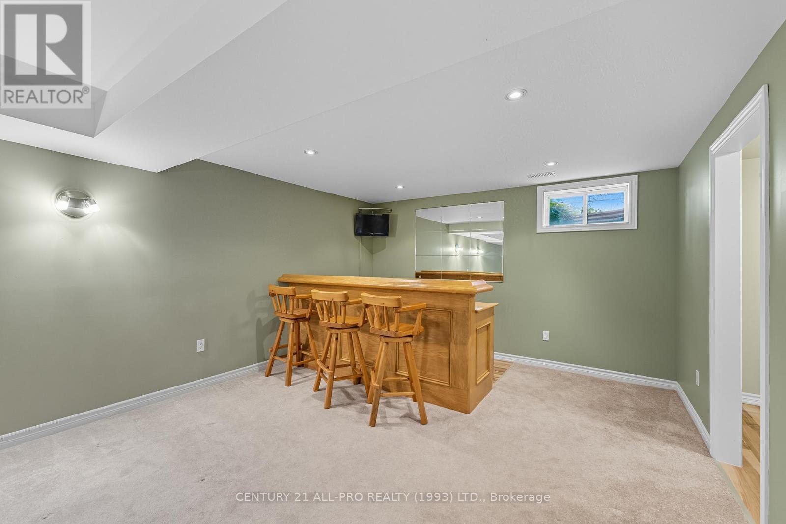 10 Ellis Crescent, Kawartha Lakes (Lindsay), Ontario  K9V 3Y9 - Photo 19 - X12400532