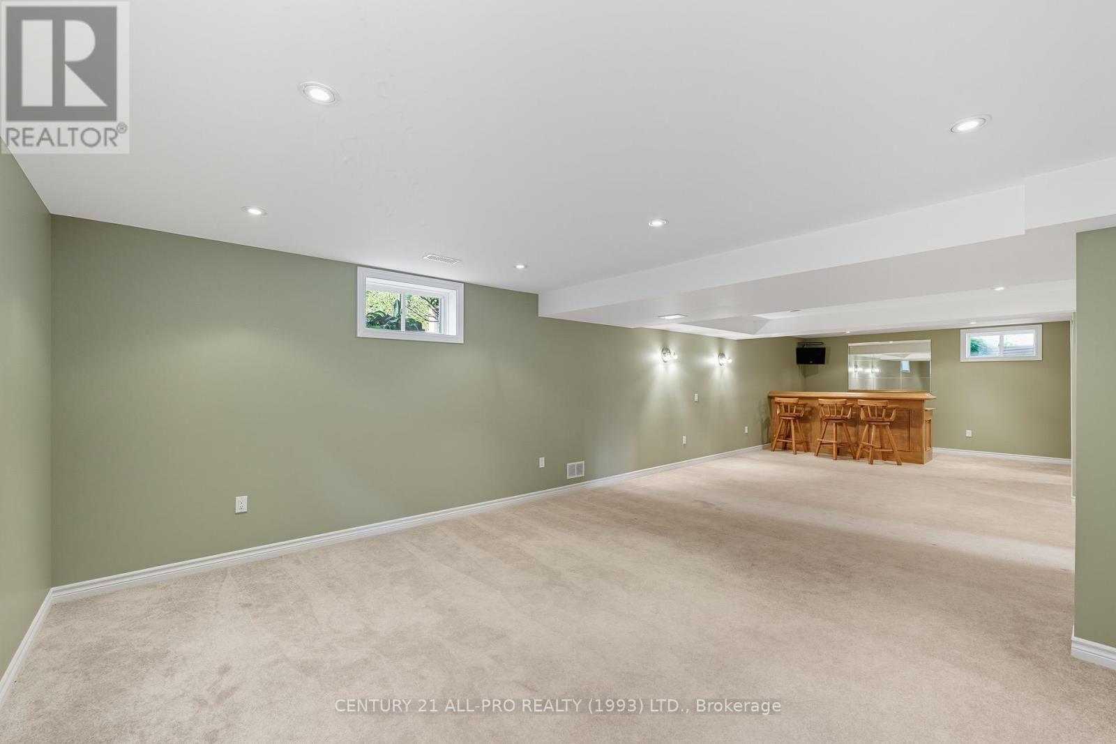 10 Ellis Crescent, Kawartha Lakes (Lindsay), Ontario  K9V 3Y9 - Photo 21 - X12400532