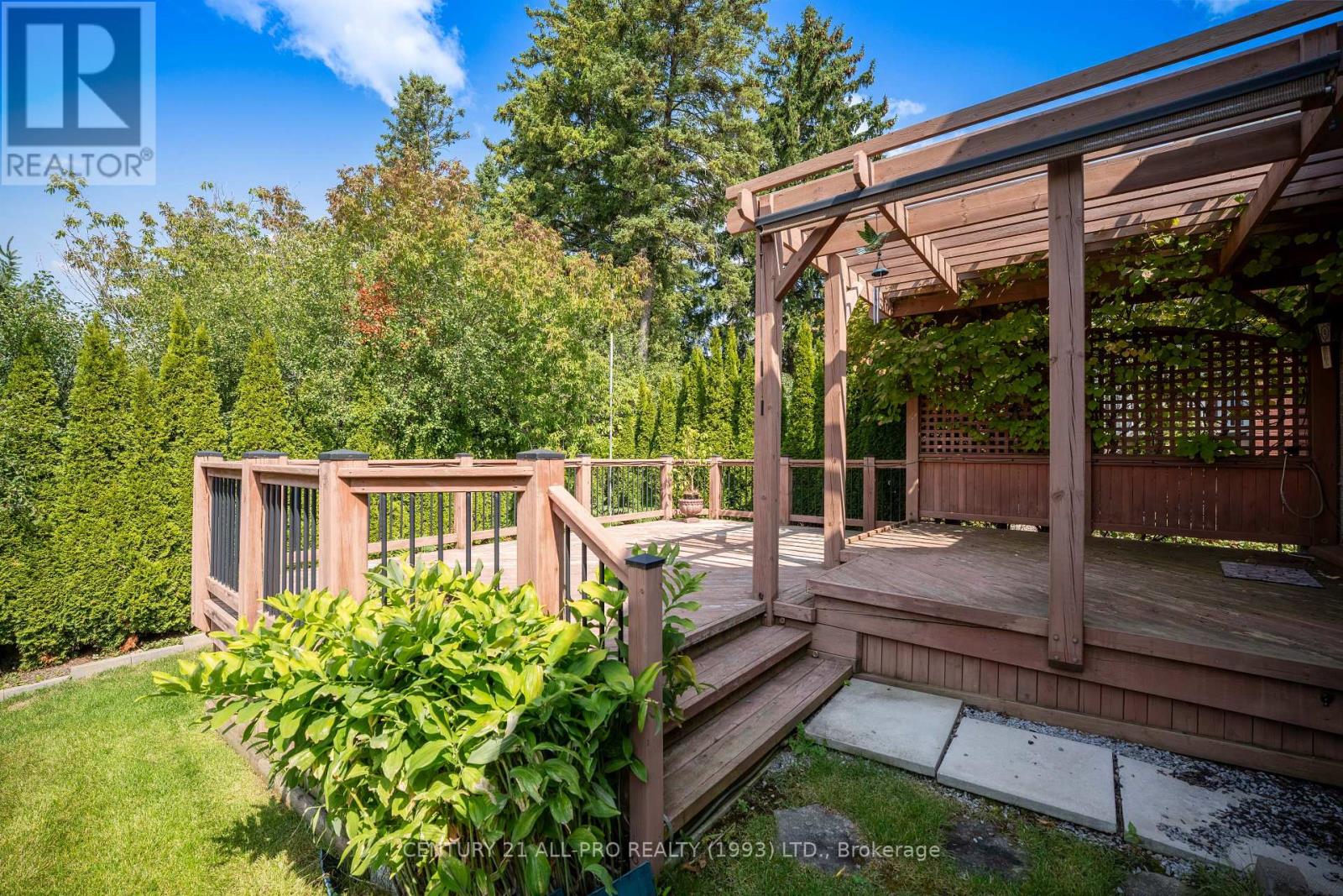 10 Ellis Crescent, Kawartha Lakes (Lindsay), Ontario  K9V 3Y9 - Photo 35 - X12400532