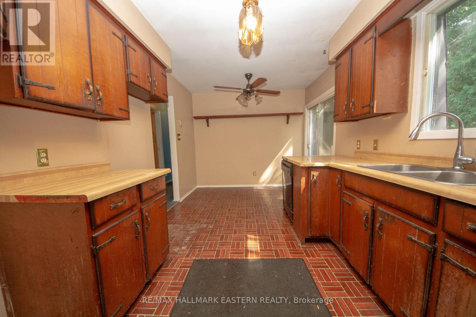 3025 Lockhart Road, Clarington (Newcastle), Ontario  L1B 1L9 - Photo 2 - E12401342