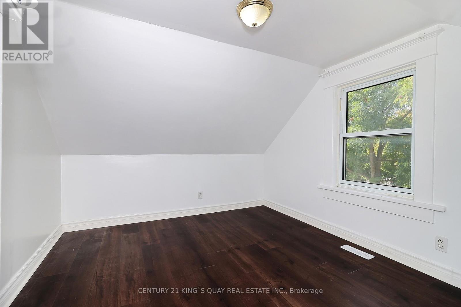 51 Albert Street S, Kawartha Lakes (Lindsay), Ontario  K9V 3G9 - Photo 34 - X12401302