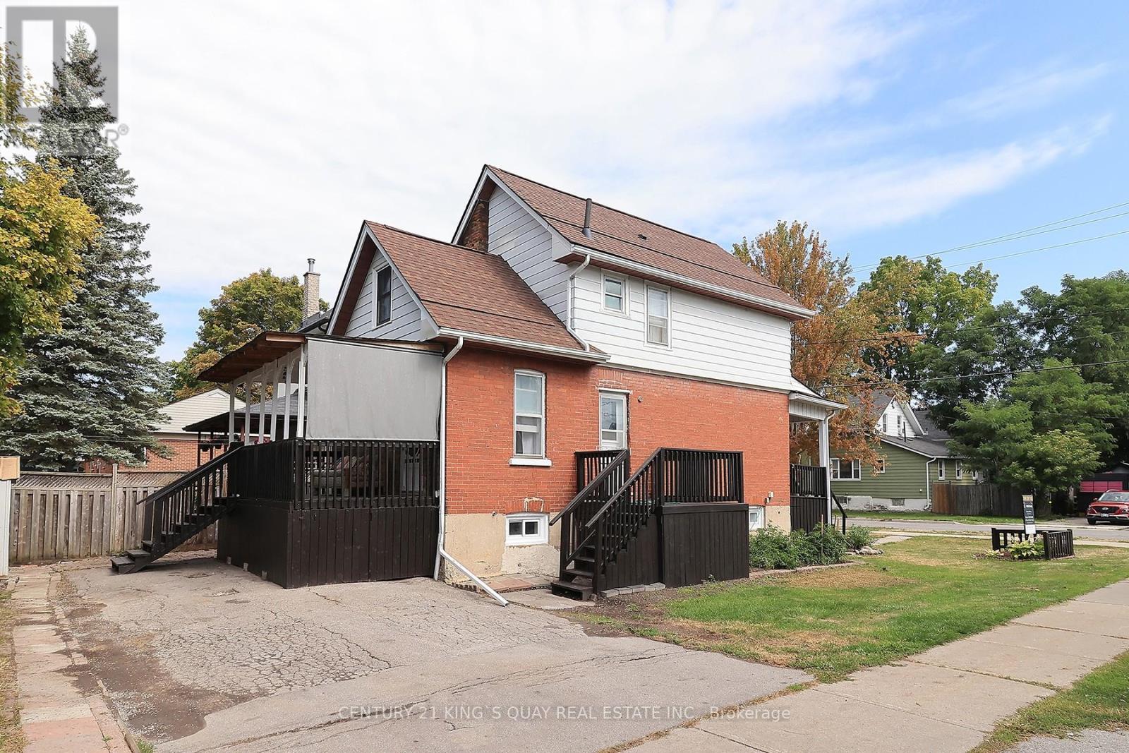 51 Albert Street S, Kawartha Lakes (Lindsay), Ontario  K9V 3G9 - Photo 5 - X12401302