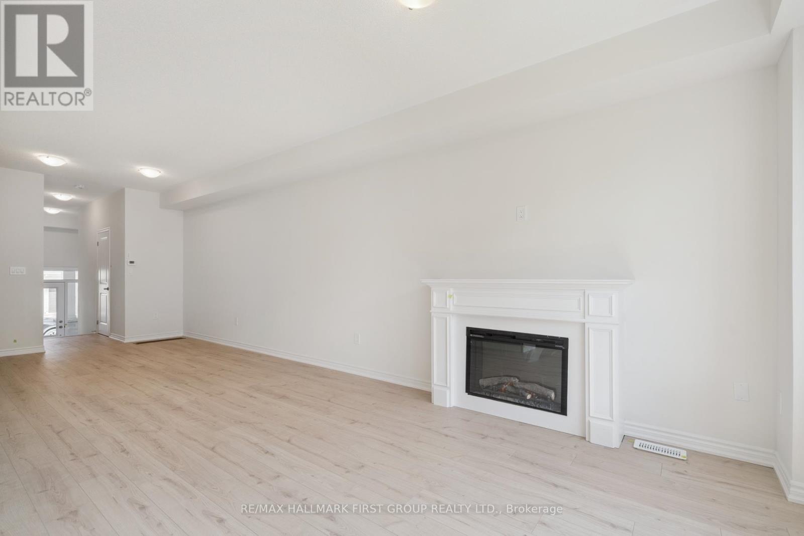 46 Hickey Lane, Kawartha Lakes (Lindsay), Ontario  K9V 5V5 - Photo 11 - X12401505