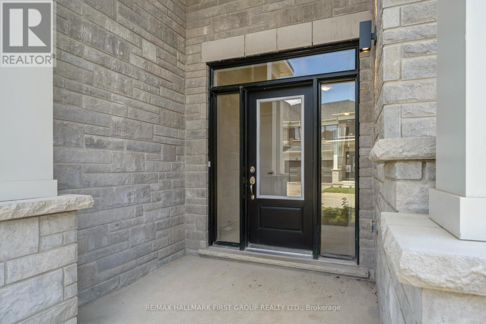 46 Hickey Lane, Kawartha Lakes (Lindsay), Ontario  K9V 5V5 - Photo 2 - X12401505