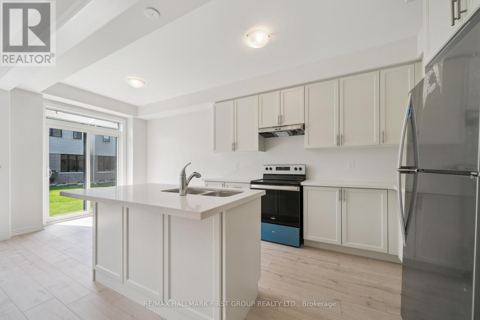 46 Hickey Lane, Kawartha Lakes (Lindsay), Ontario  K9V 5V5 - Photo 21 - X12401505