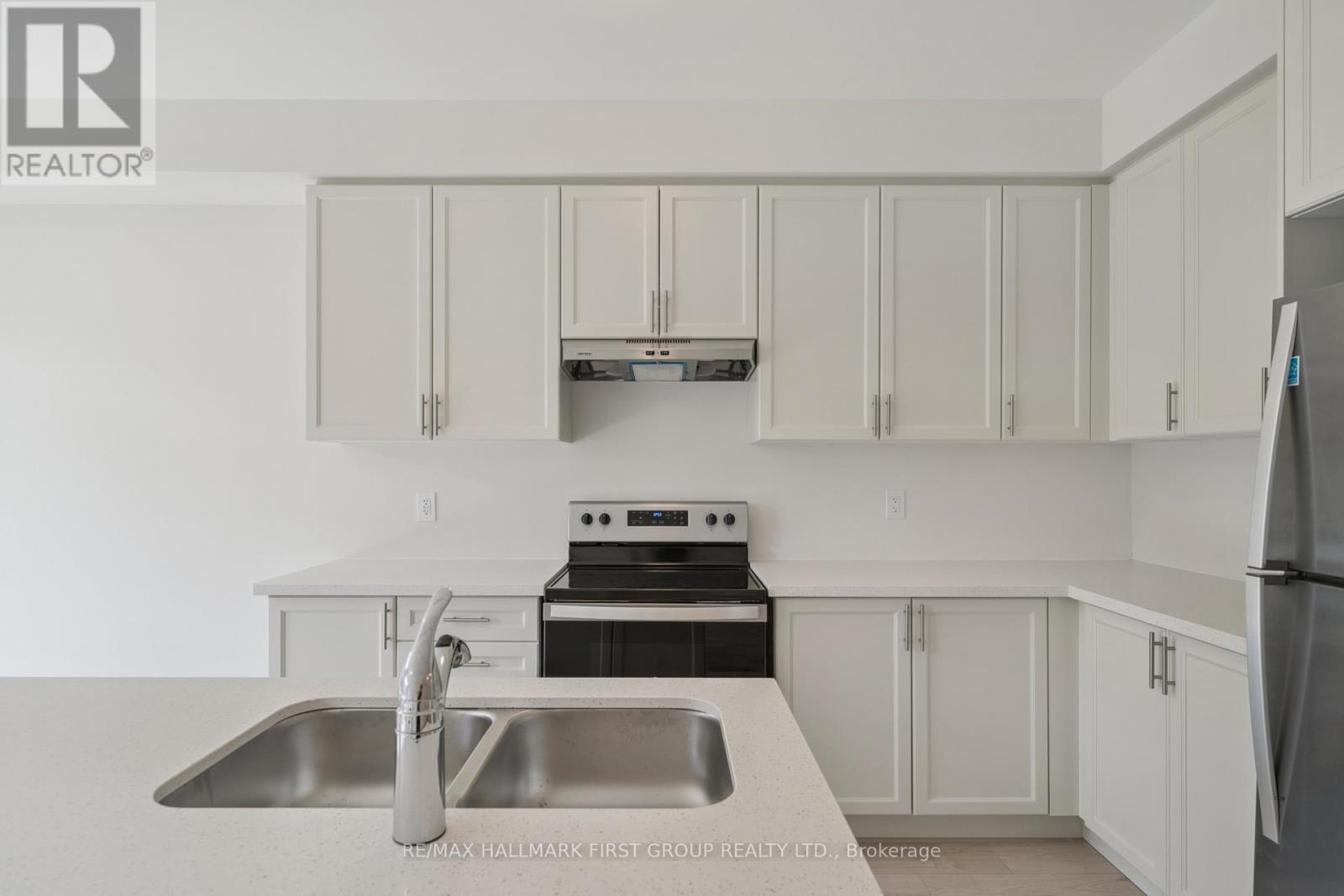 46 Hickey Lane, Kawartha Lakes (Lindsay), Ontario  K9V 5V5 - Photo 22 - X12401505