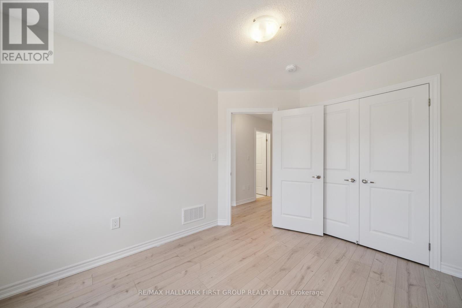 46 Hickey Lane, Kawartha Lakes (Lindsay), Ontario  K9V 5V5 - Photo 36 - X12401505