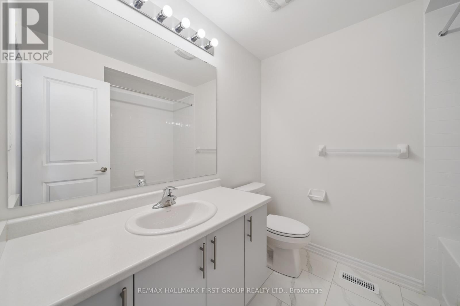 46 Hickey Lane, Kawartha Lakes (Lindsay), Ontario  K9V 5V5 - Photo 40 - X12401505