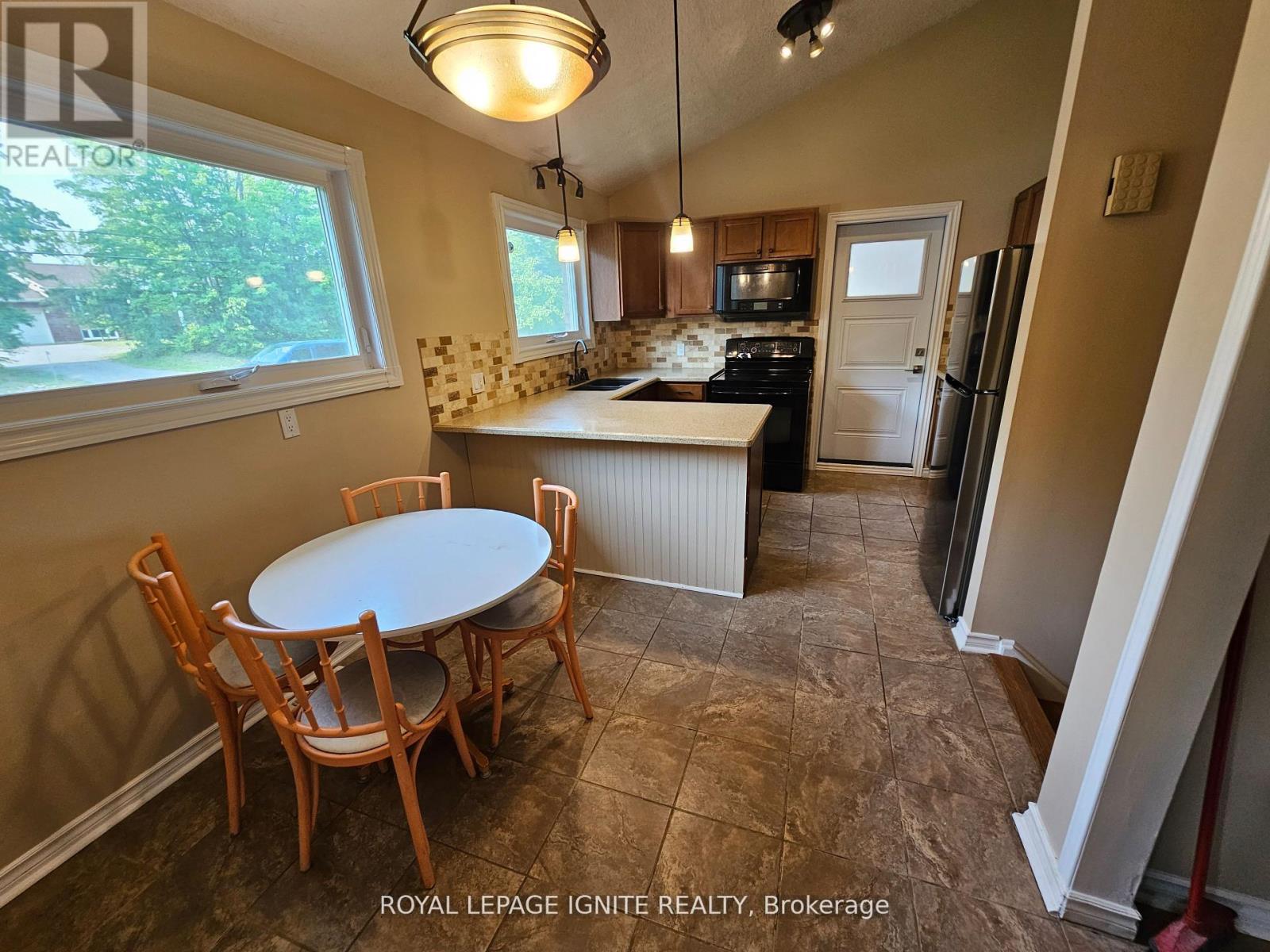 253 Woodland Drive N, Selwyn, Ontario  K9L 1P2 - Photo 19 - X12401598
