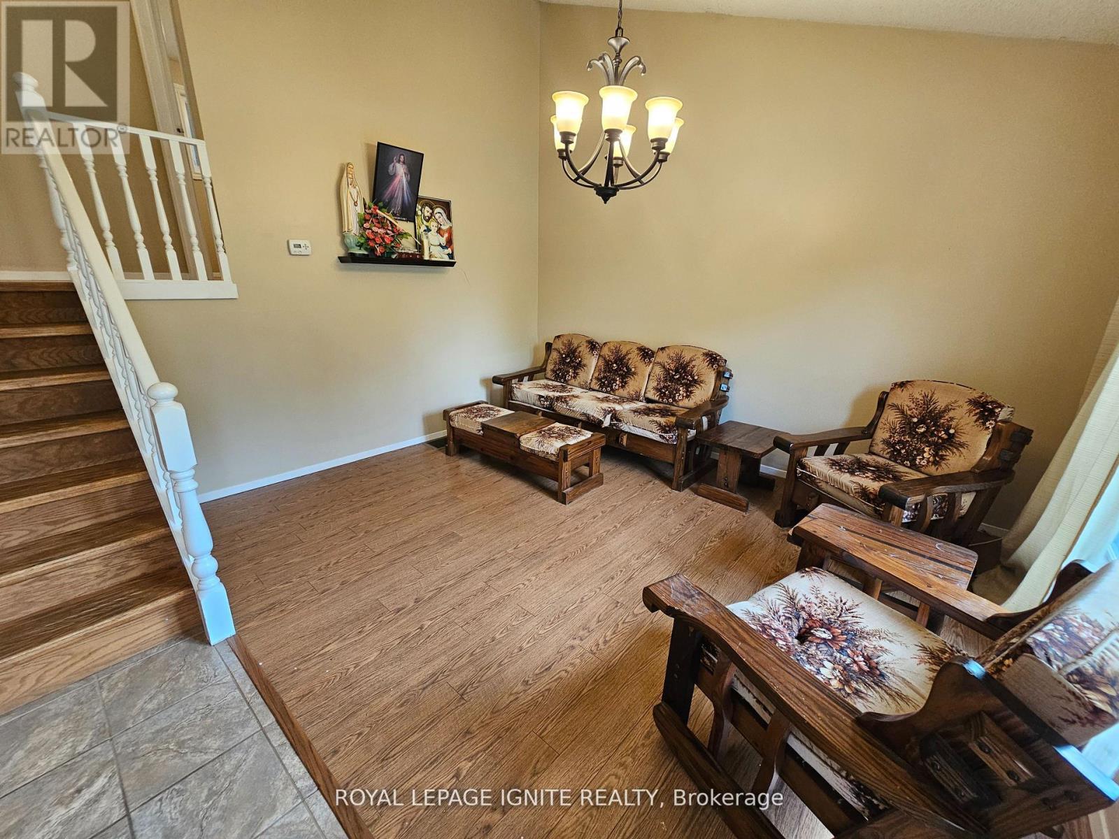 253 Woodland Drive N, Selwyn, Ontario  K9L 1P2 - Photo 2 - X12401598