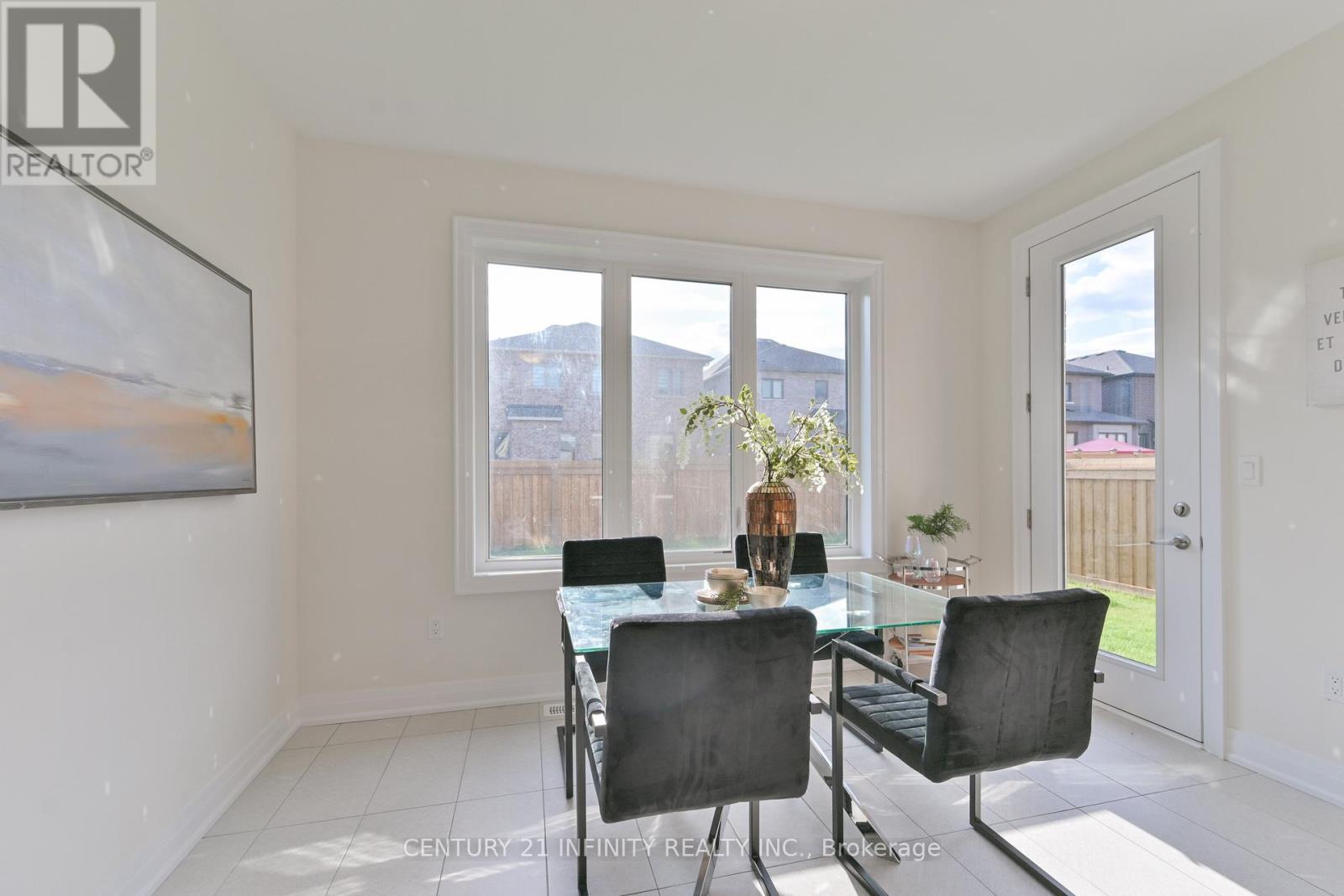 10 Hoad Street, Clarington (Newcastle), Ontario  L1B 0W1 - Photo 11 - E12402413