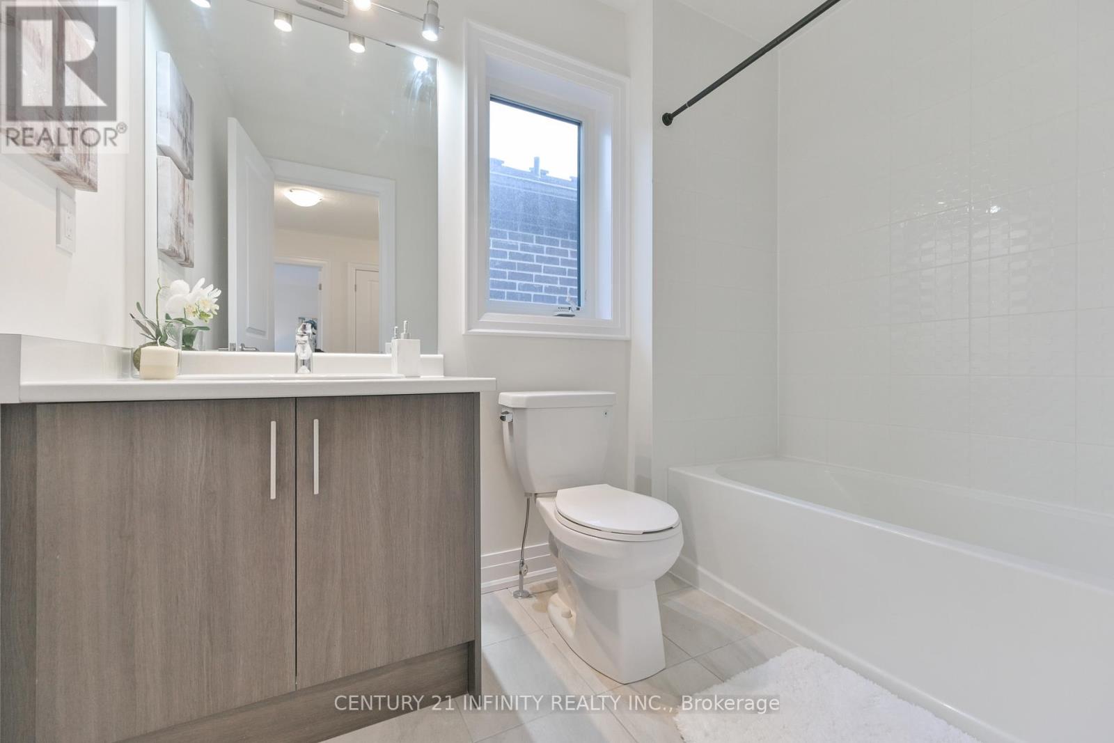 10 Hoad Street, Clarington (Newcastle), Ontario  L1B 0W1 - Photo 28 - E12402413