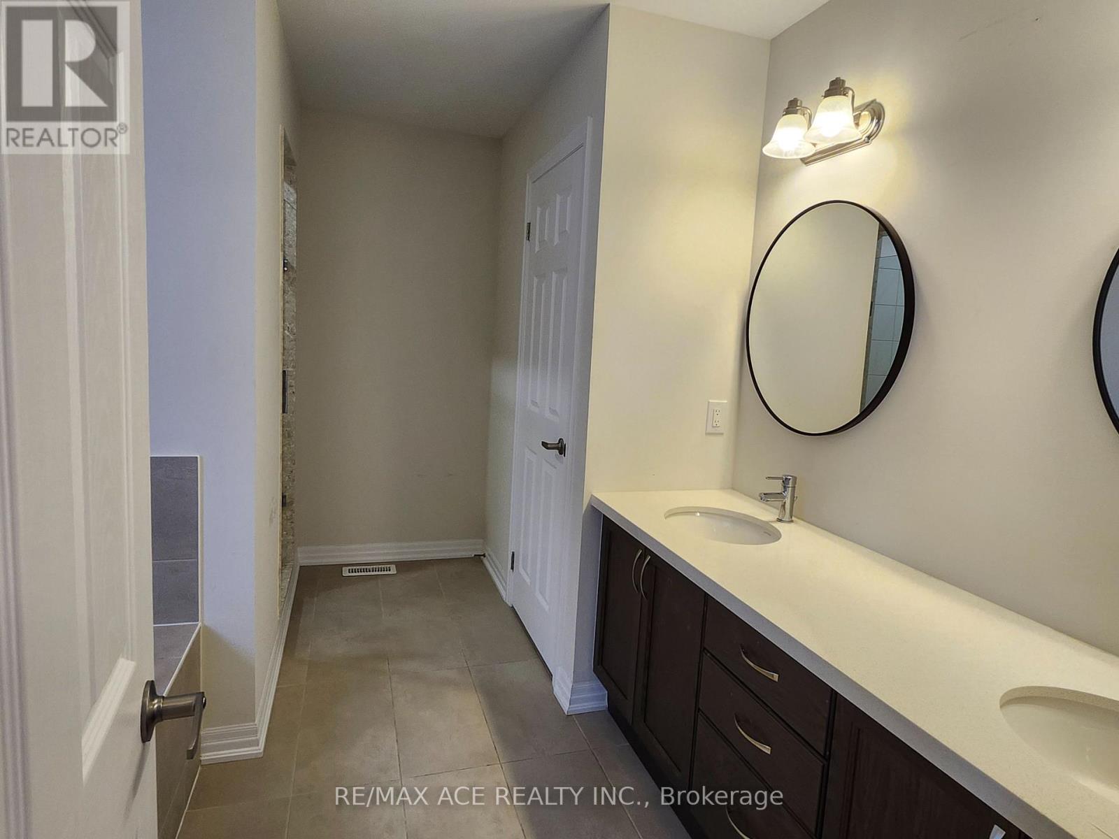 Main - 7 Northrop Avenue, Clarington (Newcastle), Ontario  L1B 0W6 - Photo 18 - E12402819