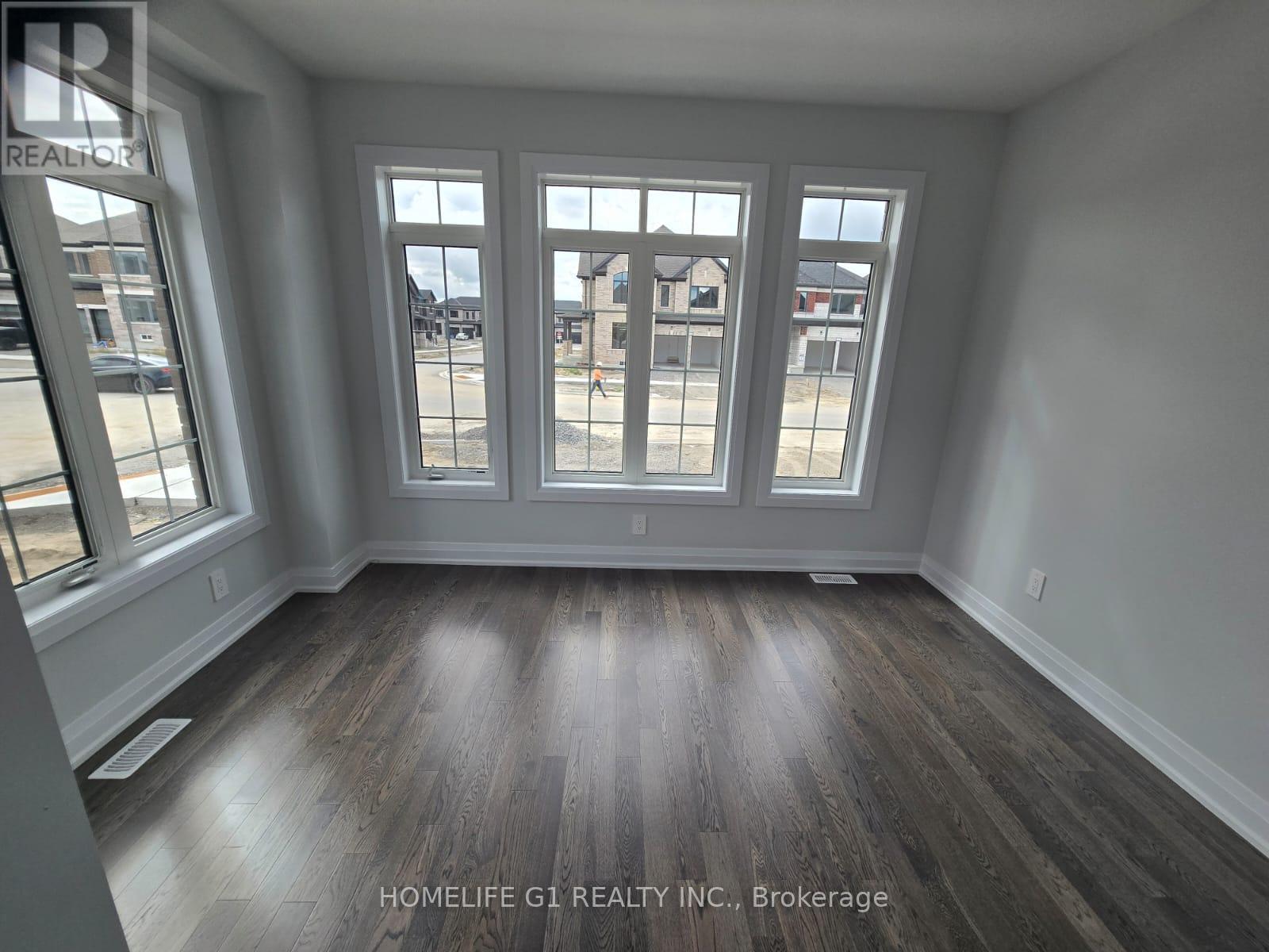 165 St Joseph Drive, Kawartha Lakes (Lindsay), Ontario  K9V 0R8 - Photo 3 - X12402847