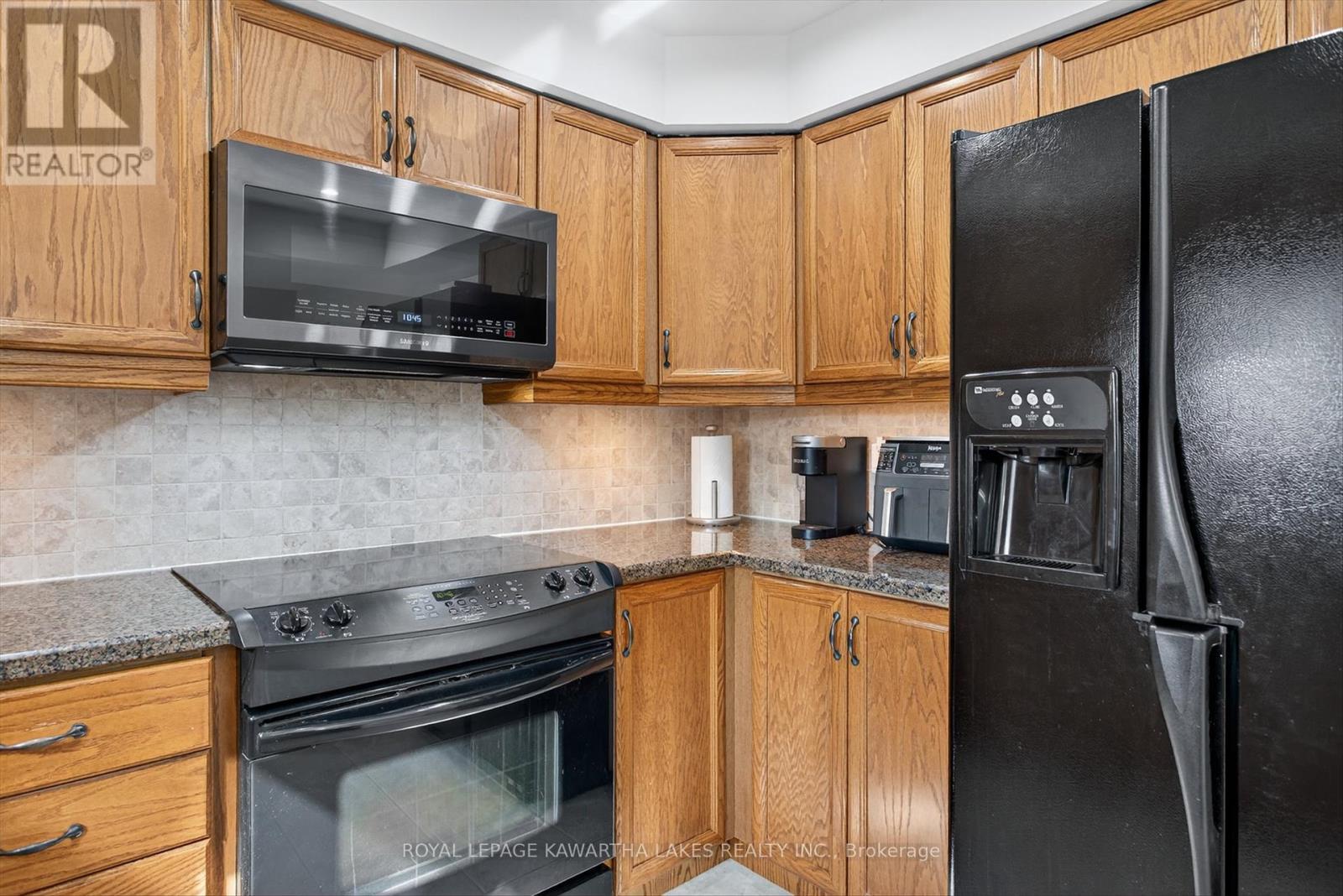 29 Flavelle Crescent, Kawartha Lakes (Lindsay), Ontario  K9V 6E3 - Photo 11 - X12403062