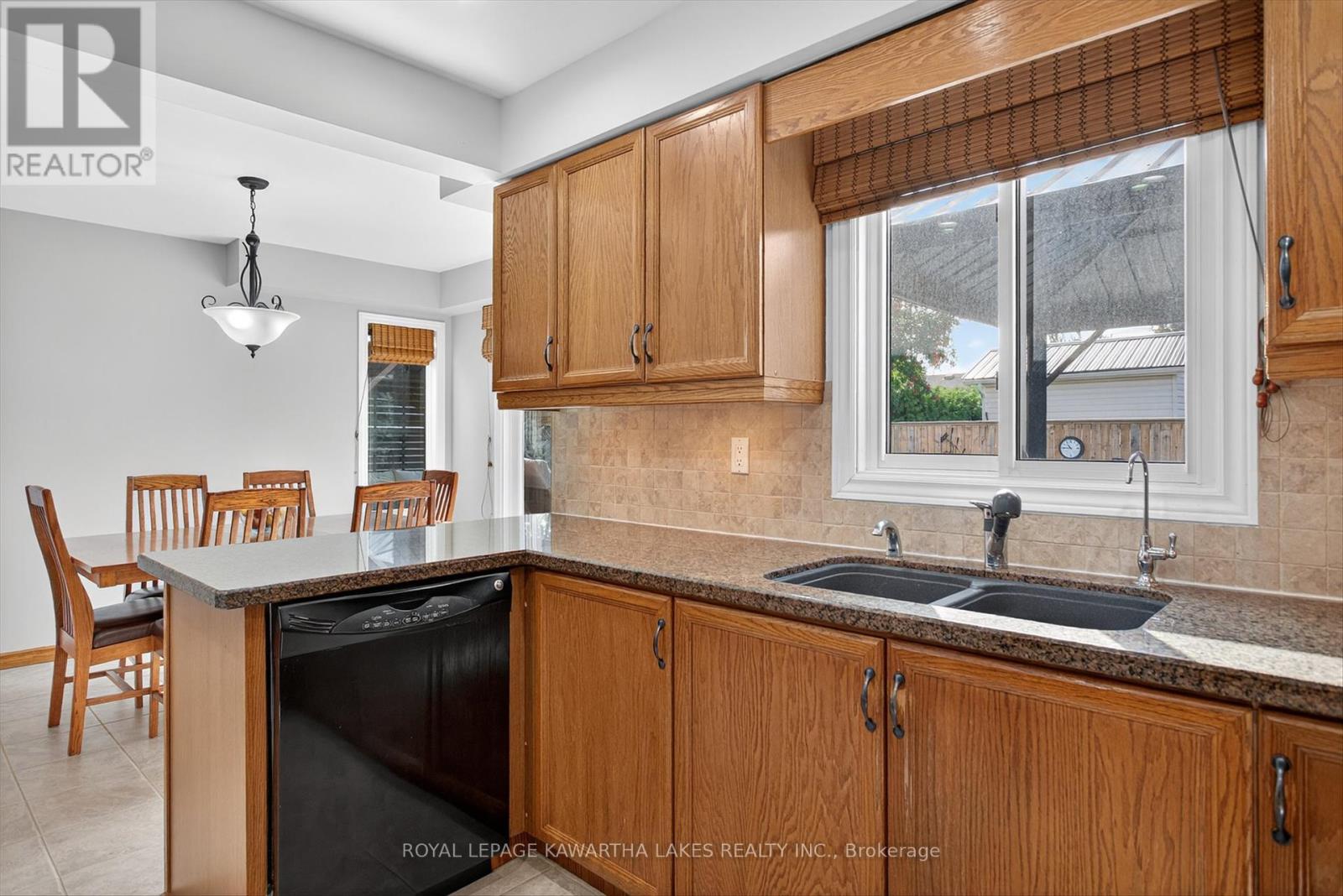 29 Flavelle Crescent, Kawartha Lakes (Lindsay), Ontario  K9V 6E3 - Photo 12 - X12403062