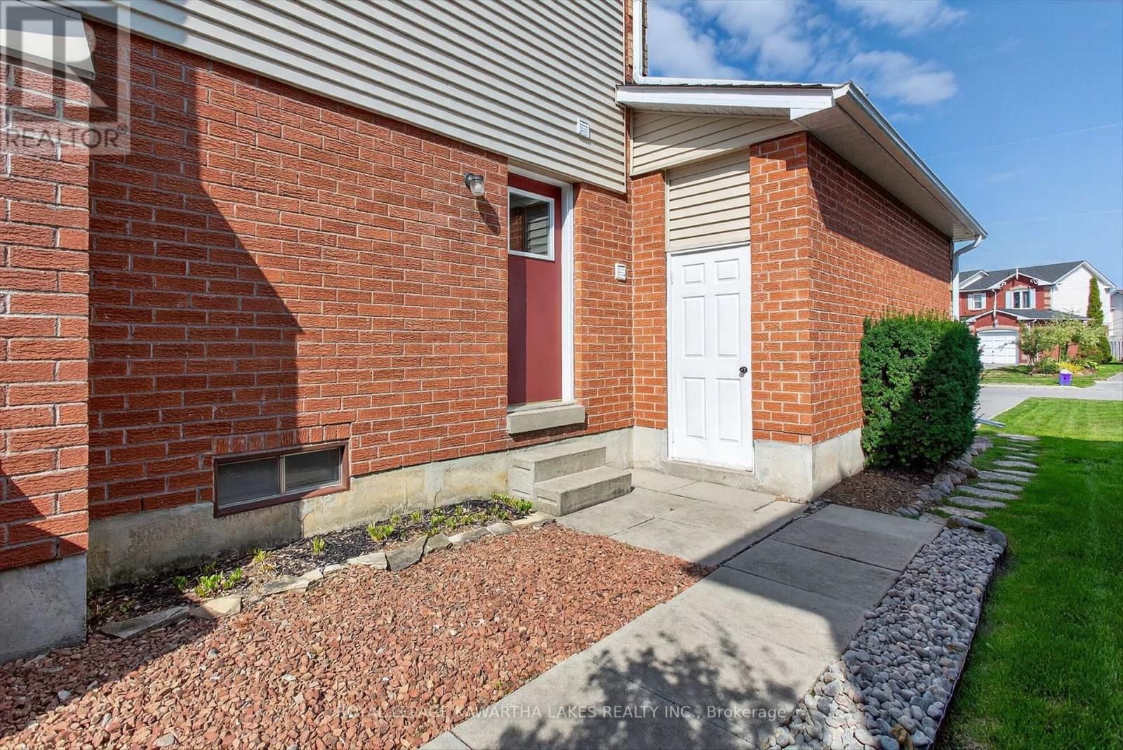 29 Flavelle Crescent, Kawartha Lakes (Lindsay), Ontario  K9V 6E3 - Photo 41 - X12403062