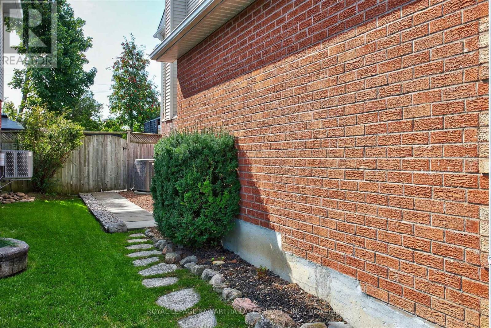 29 Flavelle Crescent, Kawartha Lakes (Lindsay), Ontario  K9V 6E3 - Photo 47 - X12403062
