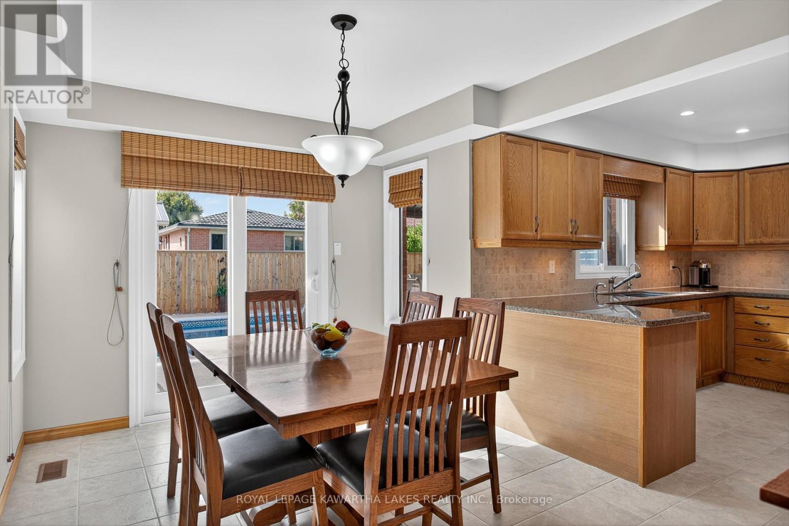 29 Flavelle Crescent, Kawartha Lakes (Lindsay), Ontario  K9V 6E3 - Photo 8 - X12403062
