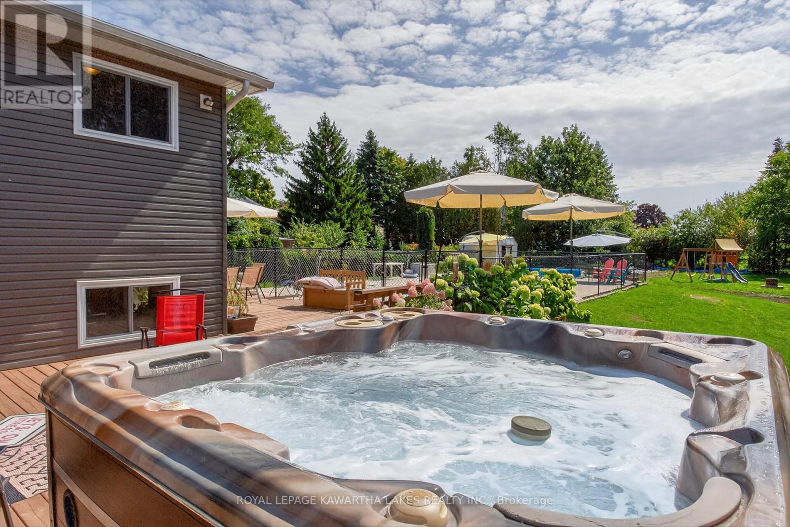 21 Hillside Drive, Kawartha Lakes (Lindsay), Ontario  K9V 1A3 - Photo 31 - X12403064