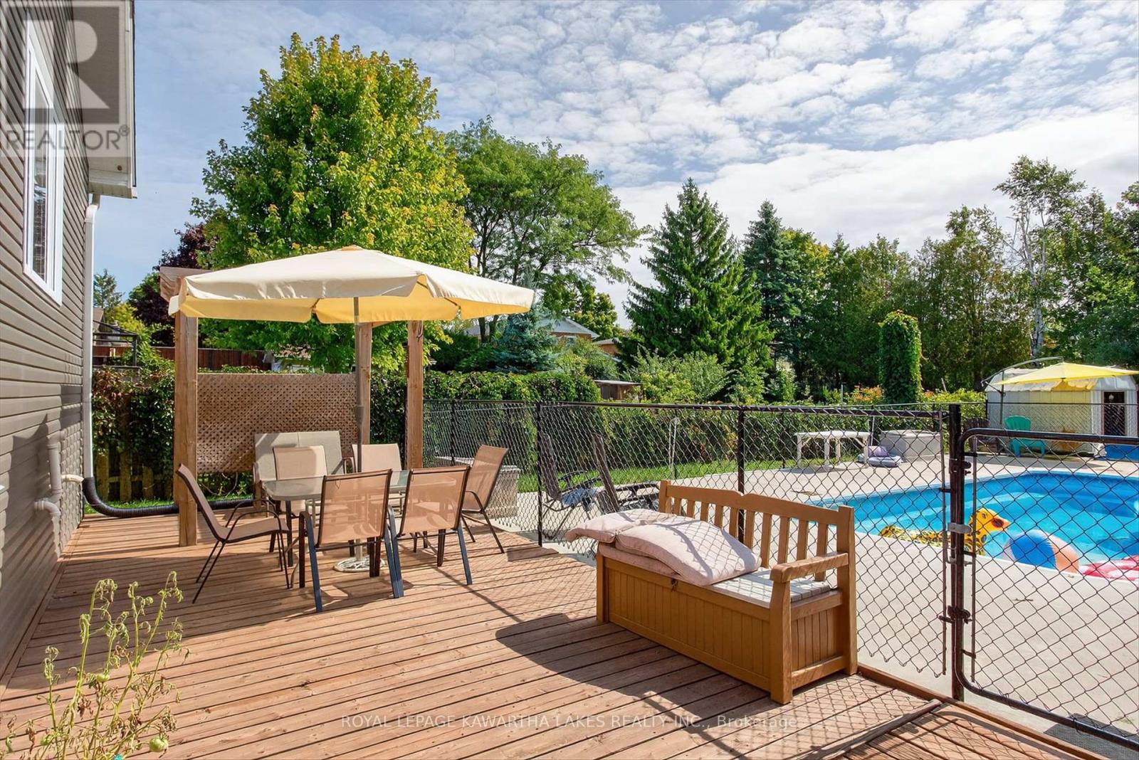 21 Hillside Drive, Kawartha Lakes (Lindsay), Ontario  K9V 1A3 - Photo 33 - X12403064