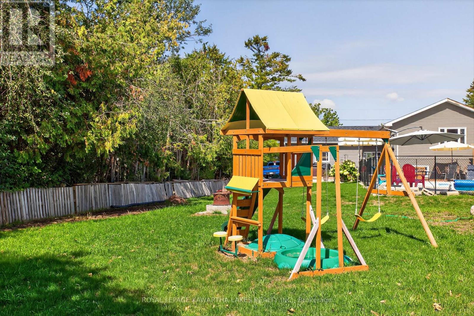 21 Hillside Drive, Kawartha Lakes (Lindsay), Ontario  K9V 1A3 - Photo 38 - X12403064