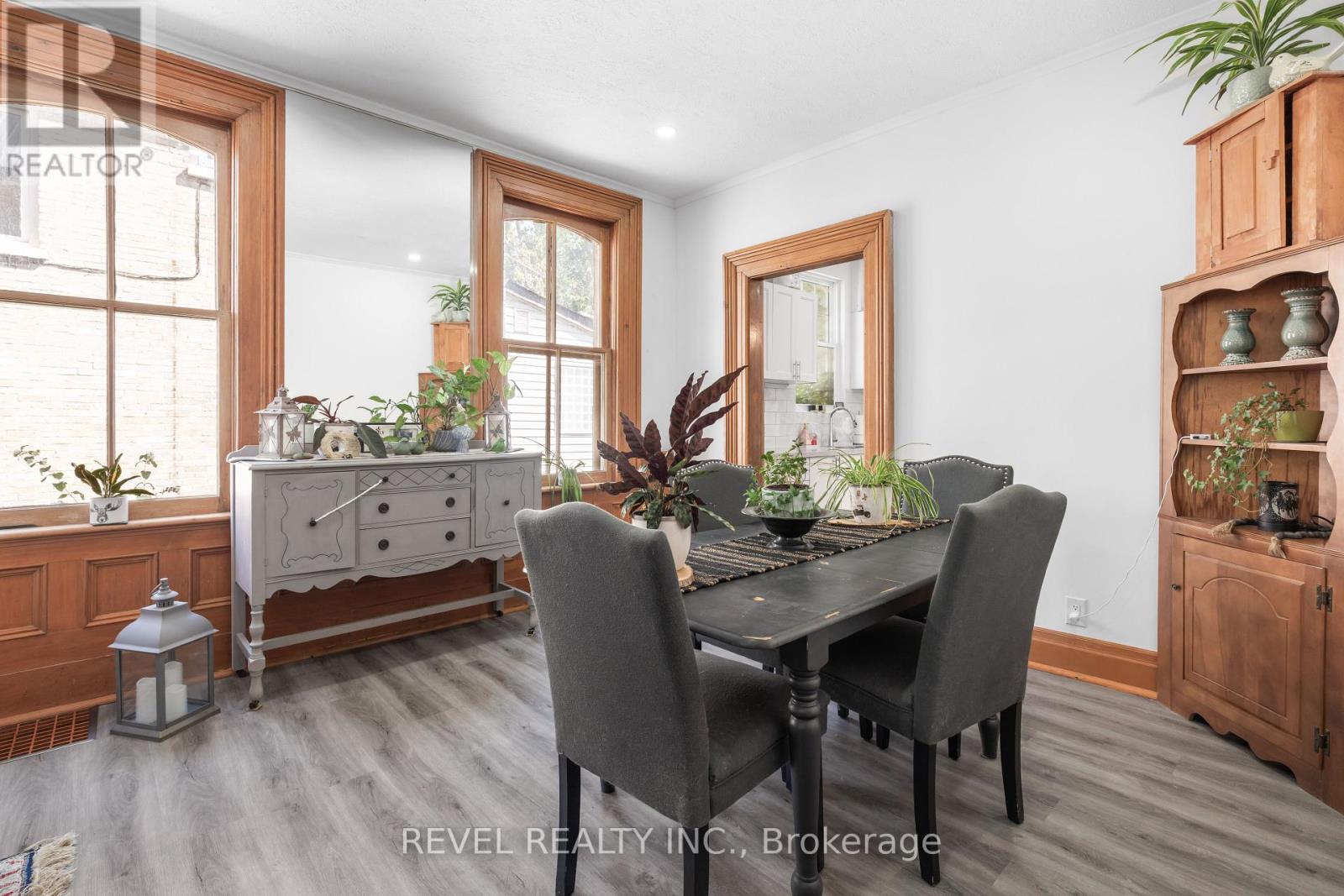61 Bond Street, Kawartha Lakes (Lindsay), Ontario  K9V 3R3 - Photo 11 - X12403197