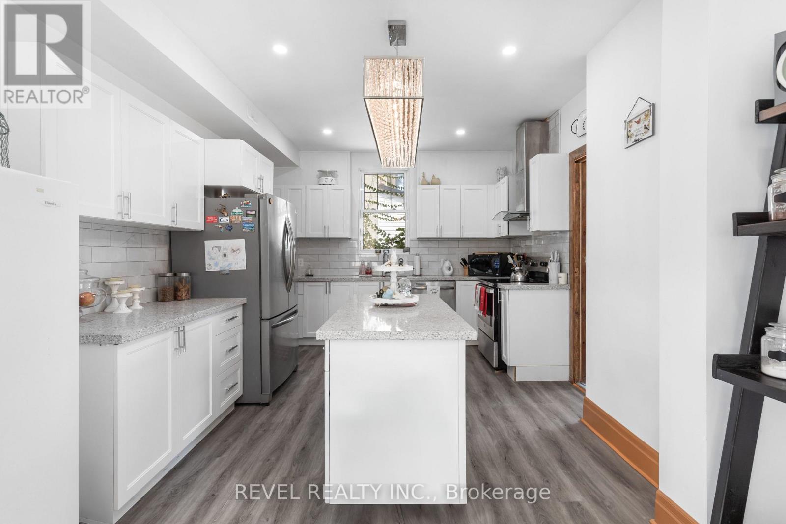 61 Bond Street, Kawartha Lakes (Lindsay), Ontario  K9V 3R3 - Photo 16 - X12403197