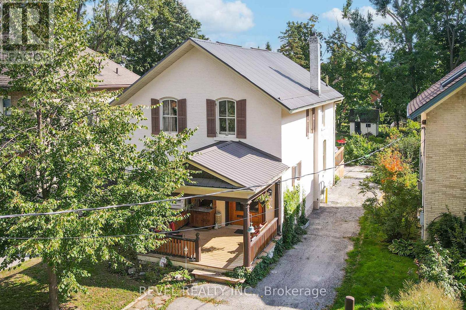 61 Bond Street, Kawartha Lakes (Lindsay), Ontario  K9V 3R3 - Photo 2 - X12403197