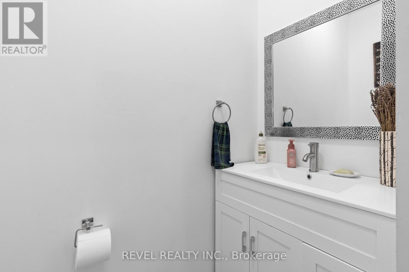 61 Bond Street, Kawartha Lakes (Lindsay), Ontario  K9V 3R3 - Photo 24 - X12403197