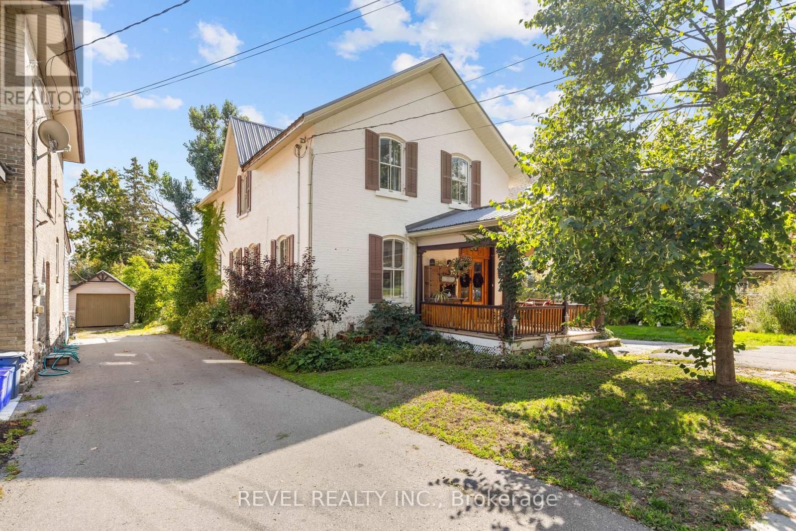 61 Bond Street, Kawartha Lakes (Lindsay), Ontario  K9V 3R3 - Photo 3 - X12403197