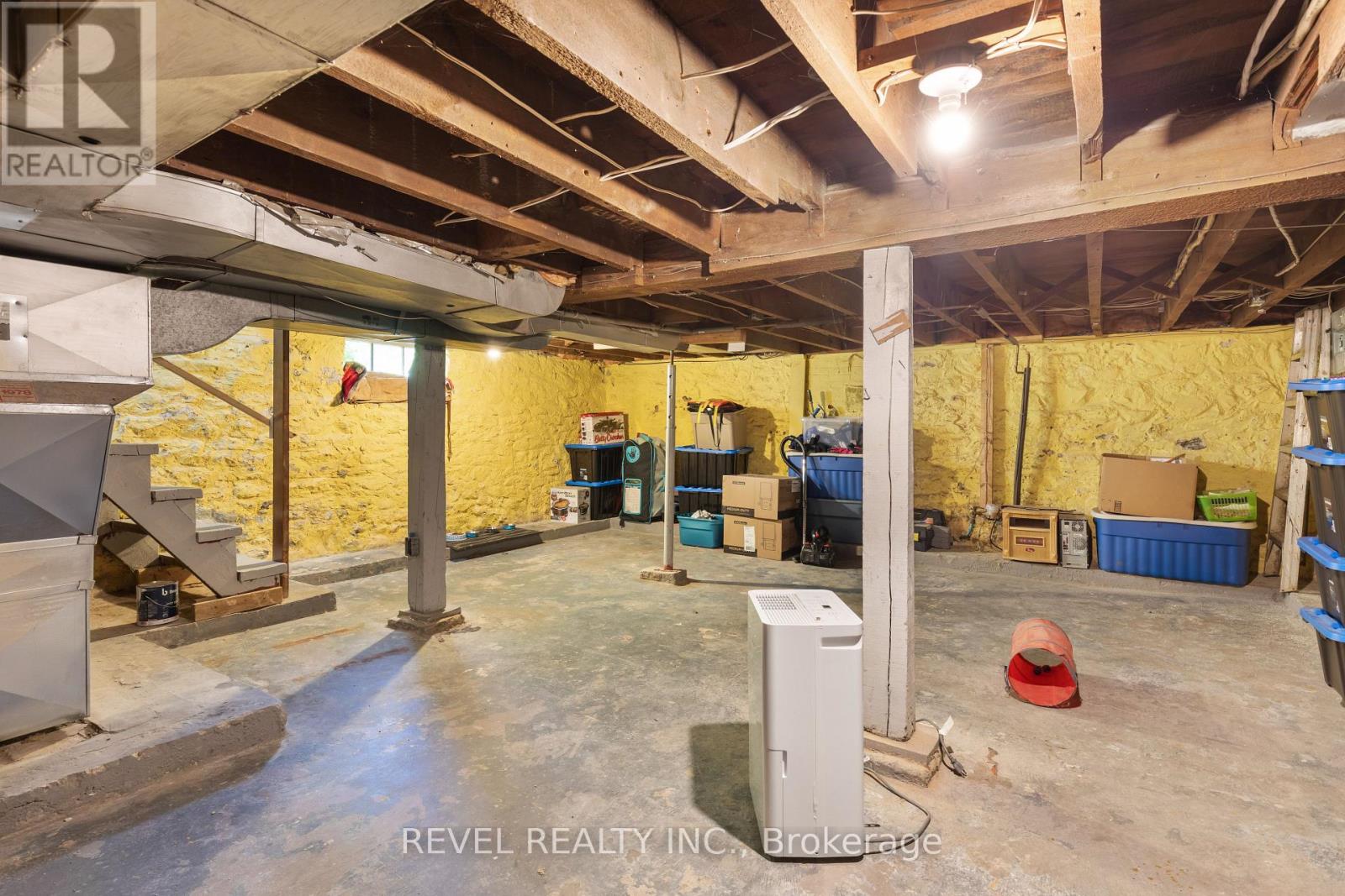 61 Bond Street, Kawartha Lakes (Lindsay), Ontario  K9V 3R3 - Photo 38 - X12403197