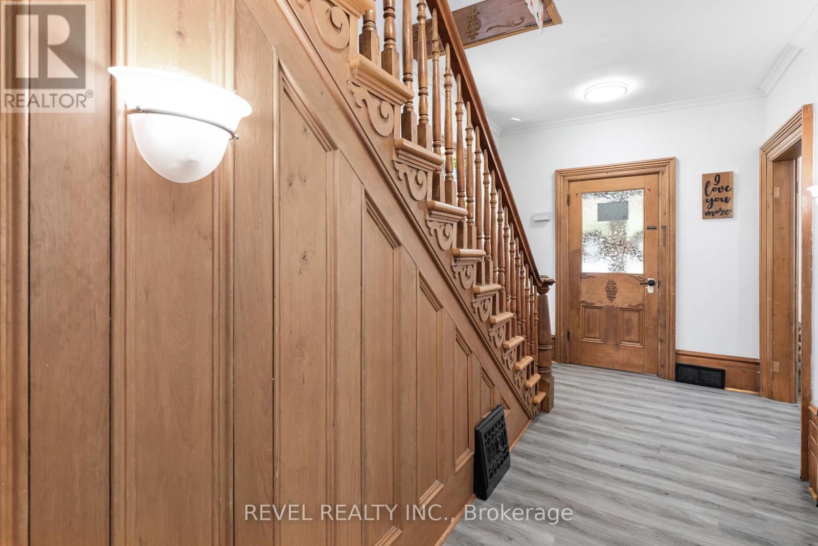 61 Bond Street, Kawartha Lakes (Lindsay), Ontario  K9V 3R3 - Photo 7 - X12403197