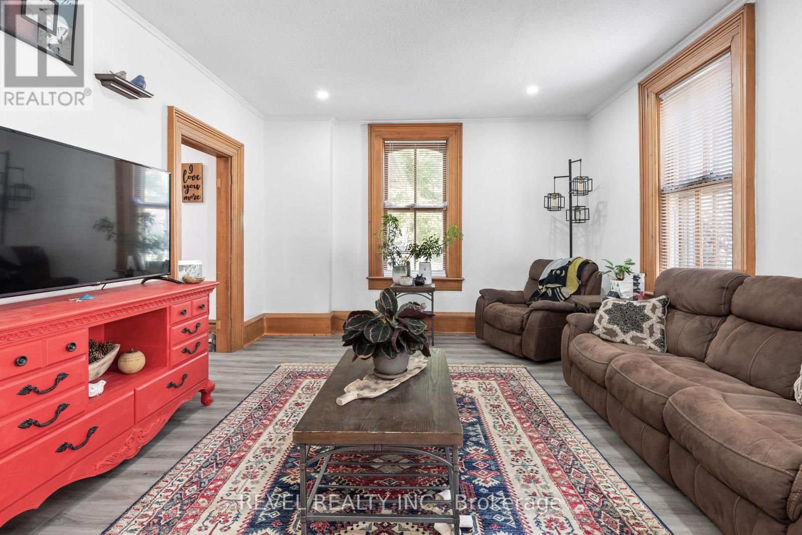 61 Bond Street, Kawartha Lakes (Lindsay), Ontario  K9V 3R3 - Photo 9 - X12403197