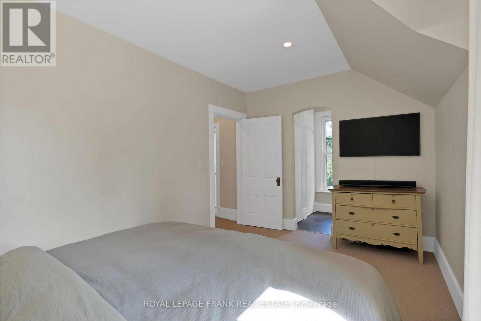 5 Glenelg Street E, Kawartha Lakes (Lindsay), Ontario  K9V 1Y5 - Photo 28 - X12403506