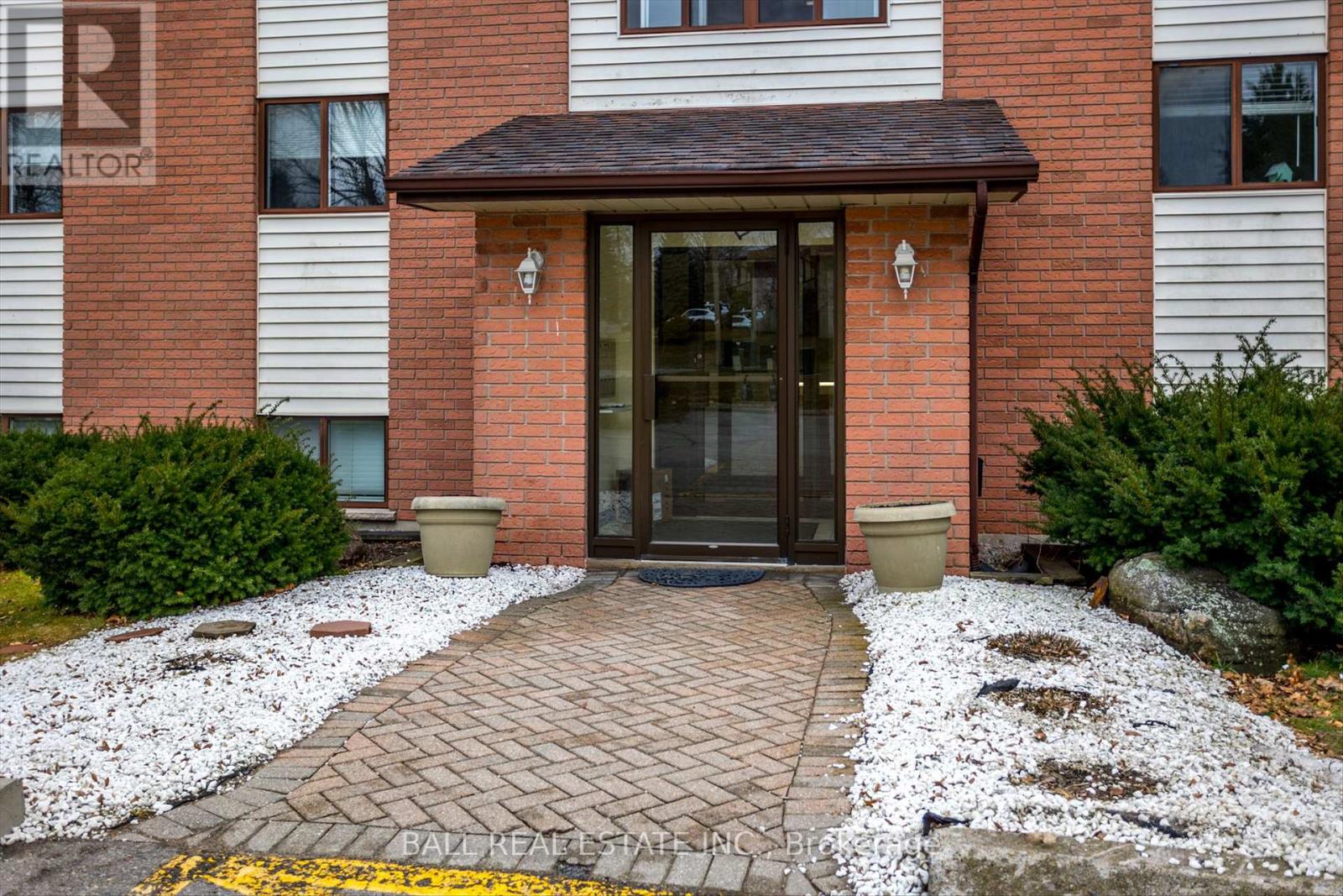 304 - 1429 Clearview Drive, Peterborough (Monaghan Ward 2), Ontario  K9K 1X8 - Photo 4 - X12403787